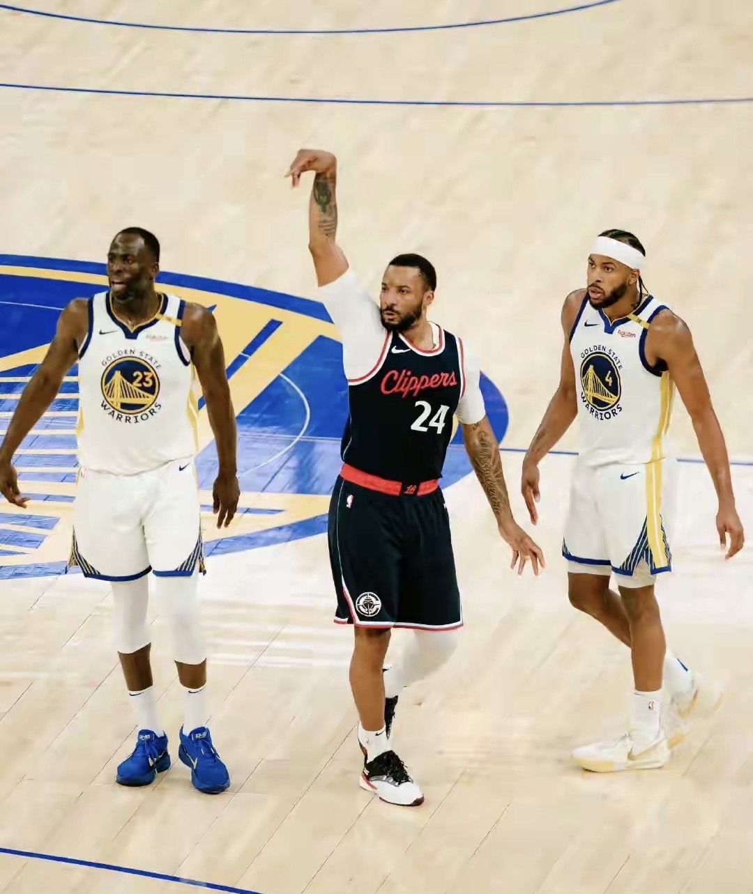 九游网页官网包含菲尼克斯太阳围绕全明星赛手感冰凉巴特勒在G2比赛中逆转，这一次真的集结日深圳男篮更衣室发声的词条